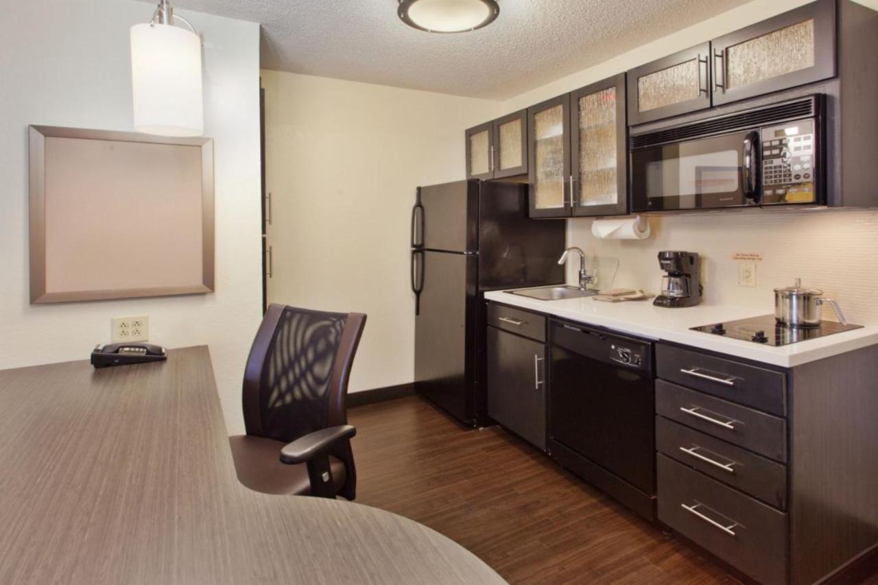 Candlewood Suites Pueblo By Ihg Экстерьер фото