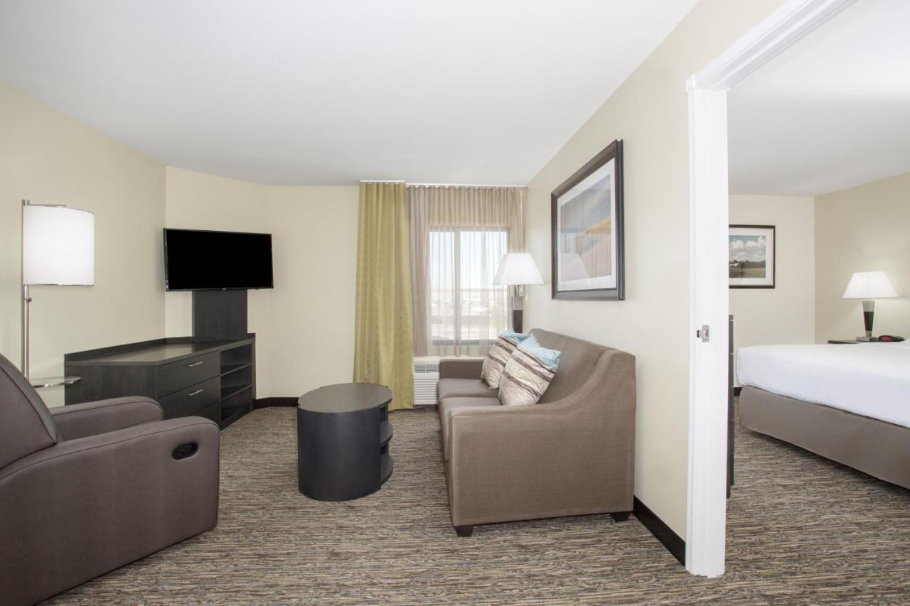 Candlewood Suites Pueblo By Ihg Экстерьер фото